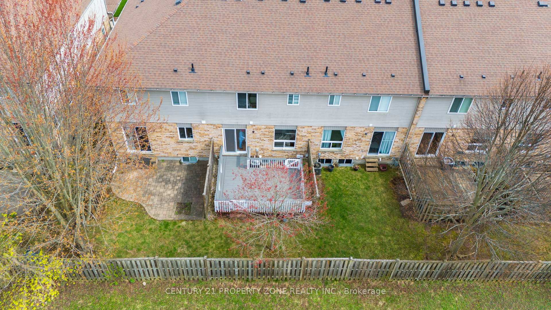 Photo de la propriété: 210 Dawn Avenue 35 ON N1G 5L5