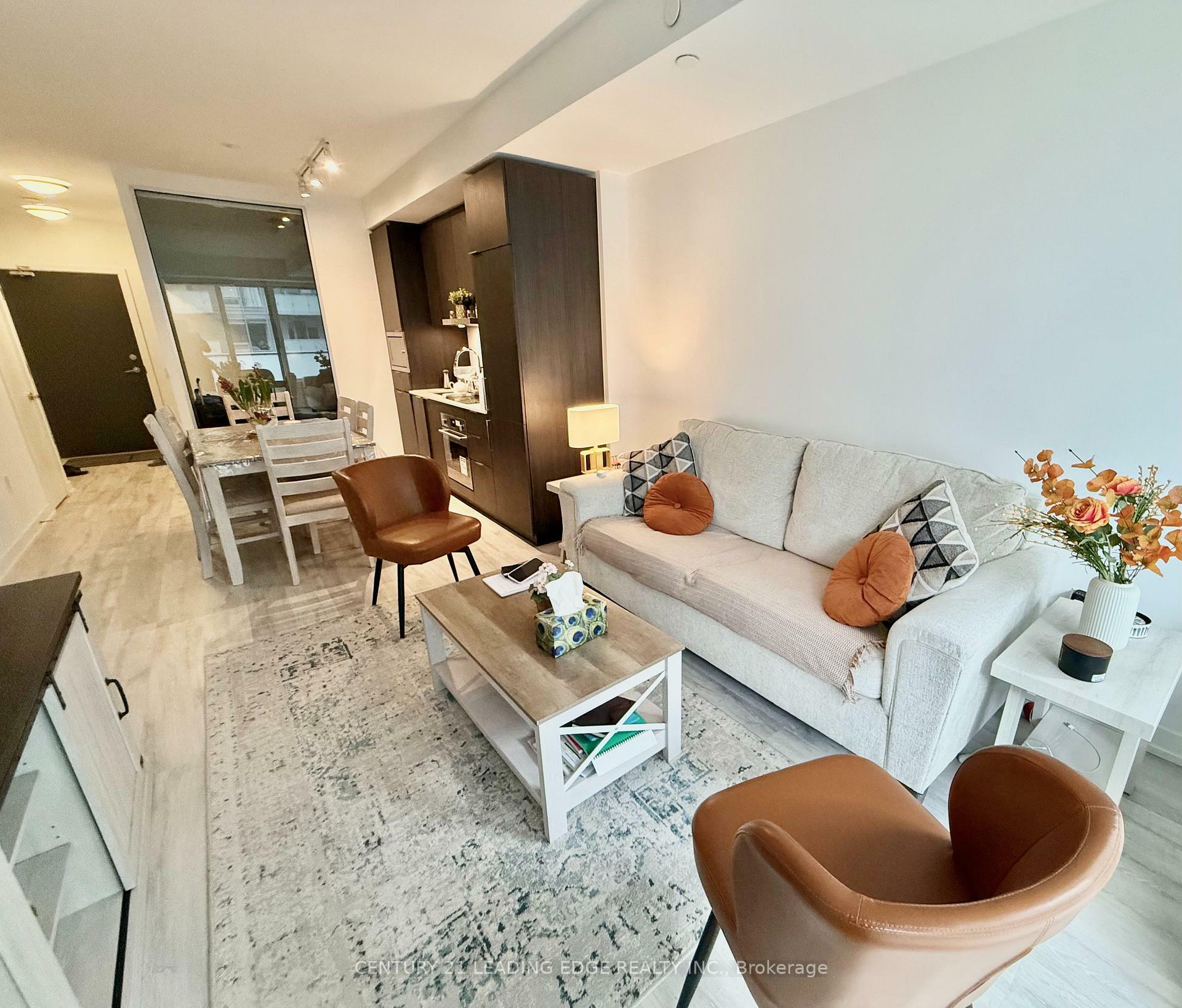 Photo de la propriété: 8 Olympic Garden Drive 404 ON M2M 0B9