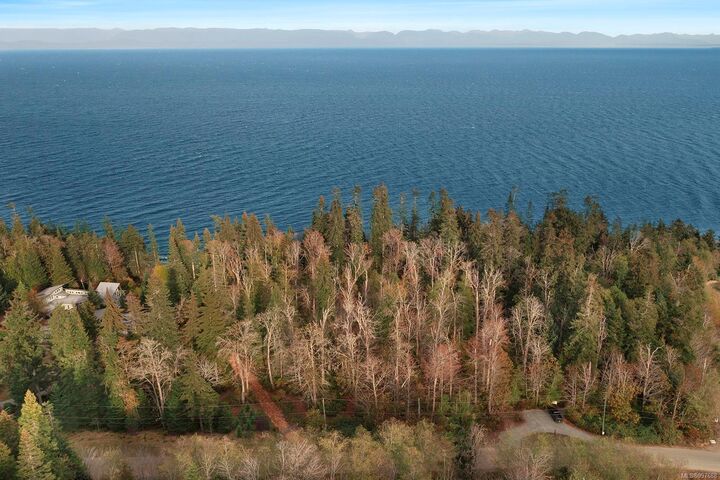 Property Photo: 6510 Eagles Dr BC V9J 1V4