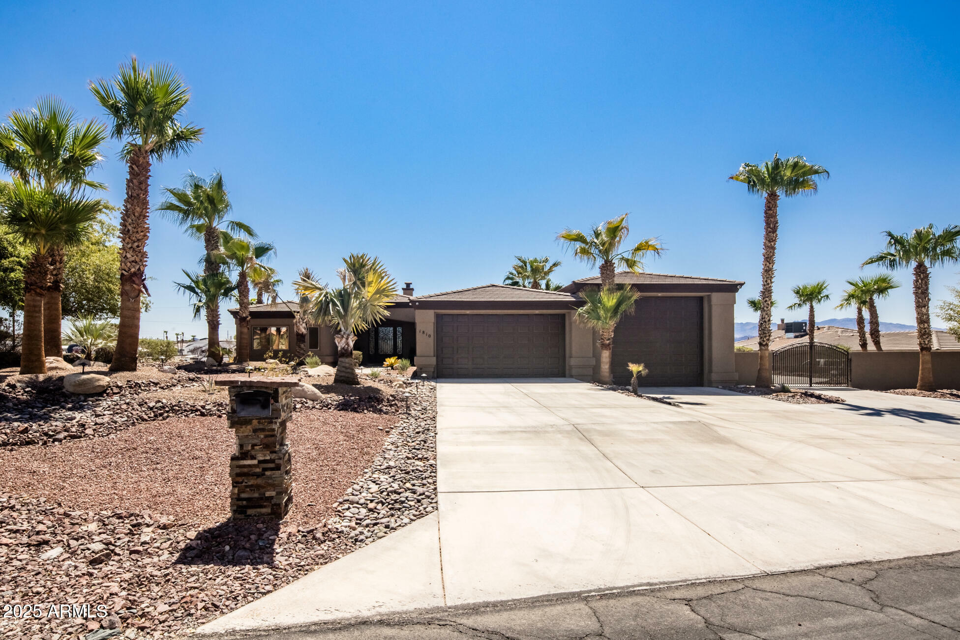 Property Photo: 1810 Biscayne Lane AZ 86403