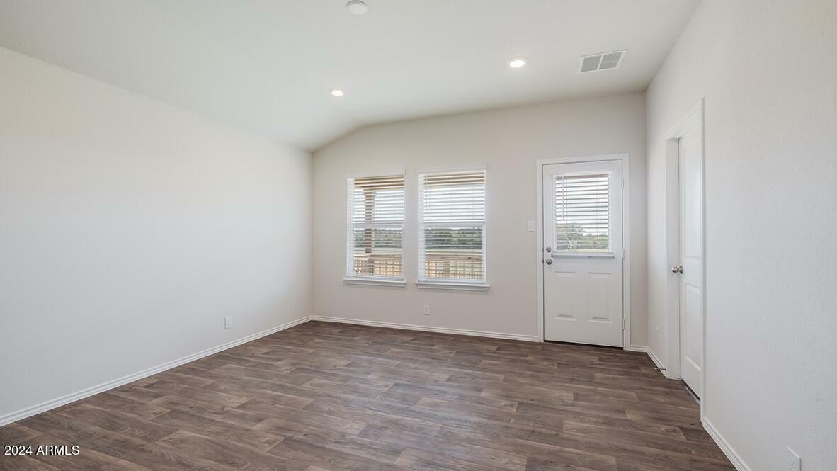 Property Photo:  1811 W Solstice Avenue  AZ 85120 