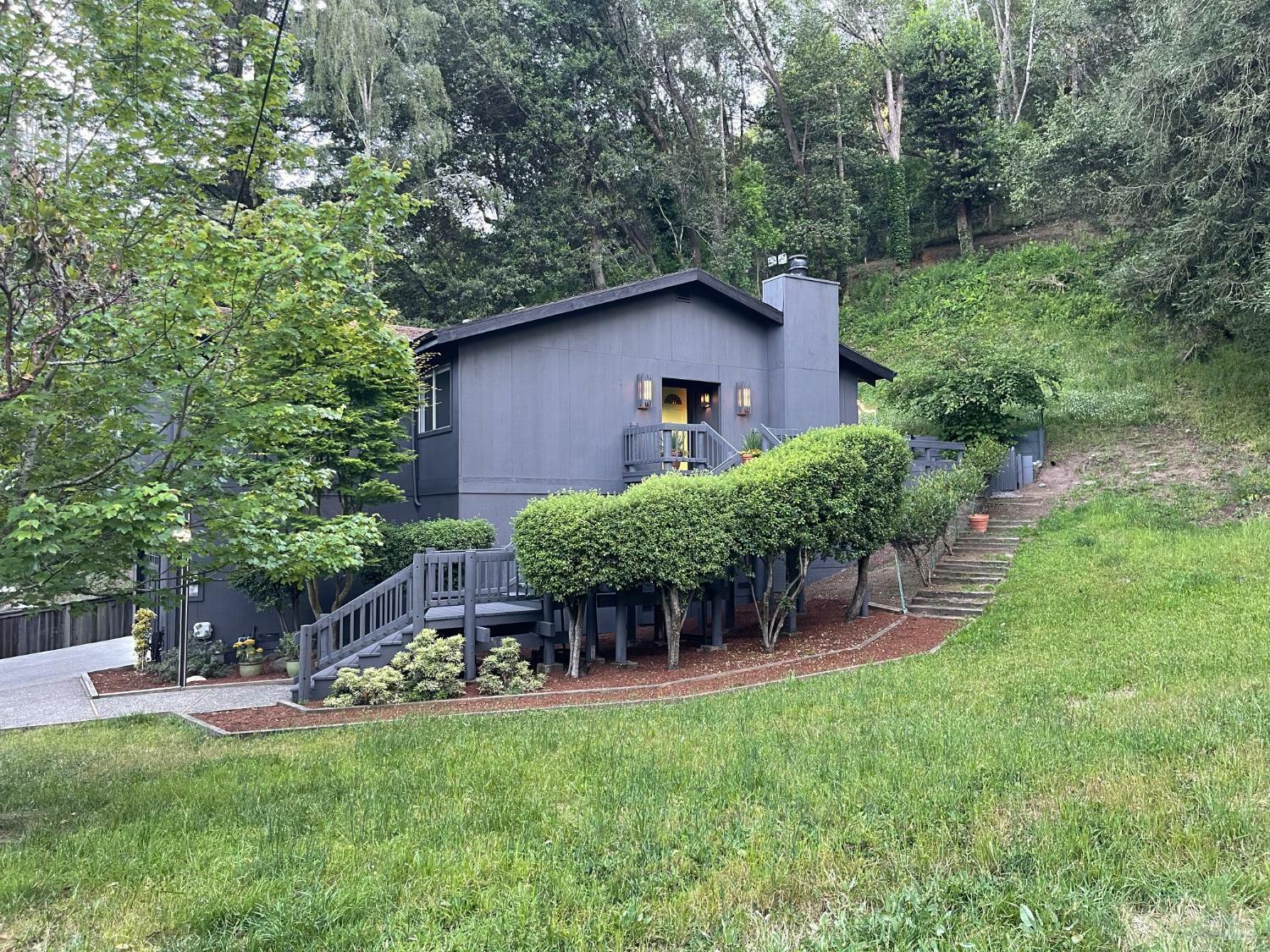 Property Photo:  401 Sausalito Street  CA 94925 