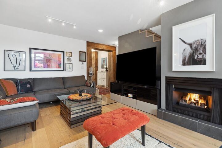 Property Photo: 1585 Bowser Avenue BC V7P 2Y4