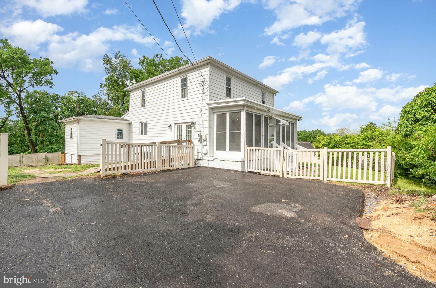 Property Photo: 2329 Locust Lane PA 17109