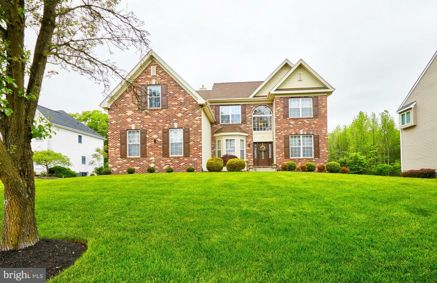 Property Photo: 28 Autumnwood La NJ 08054
