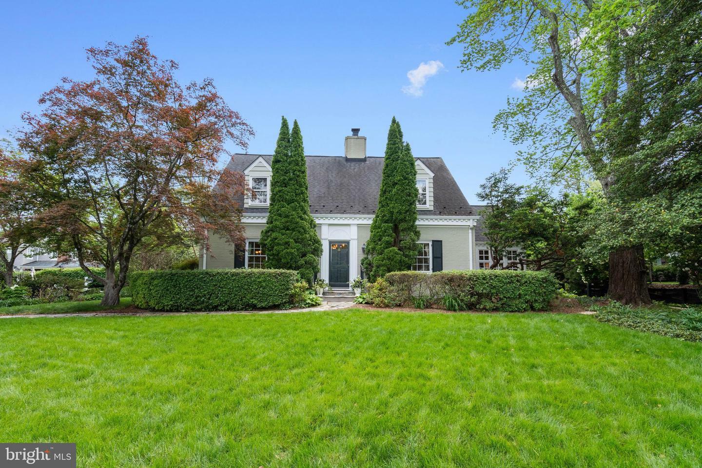 Property Photo: 6511 Ridge Street VA 22101