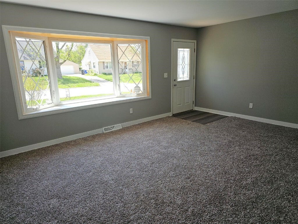 Property Photo: 1626 Texas Avenue NE IA 52402