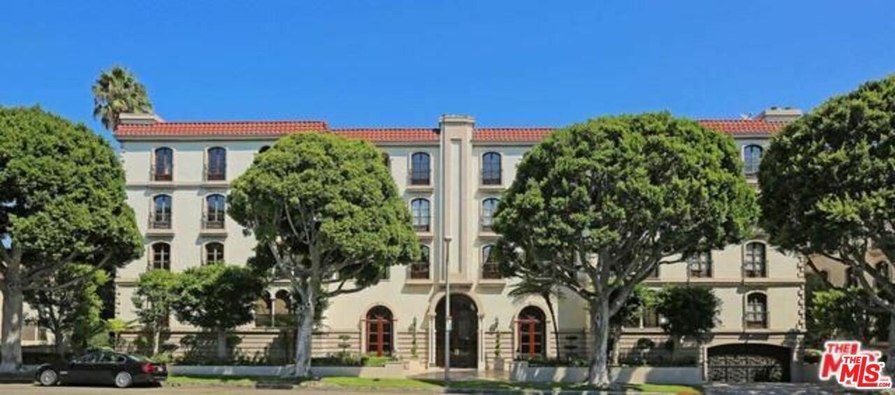 Property Photo:  9233 Burton Way  CA 90210 