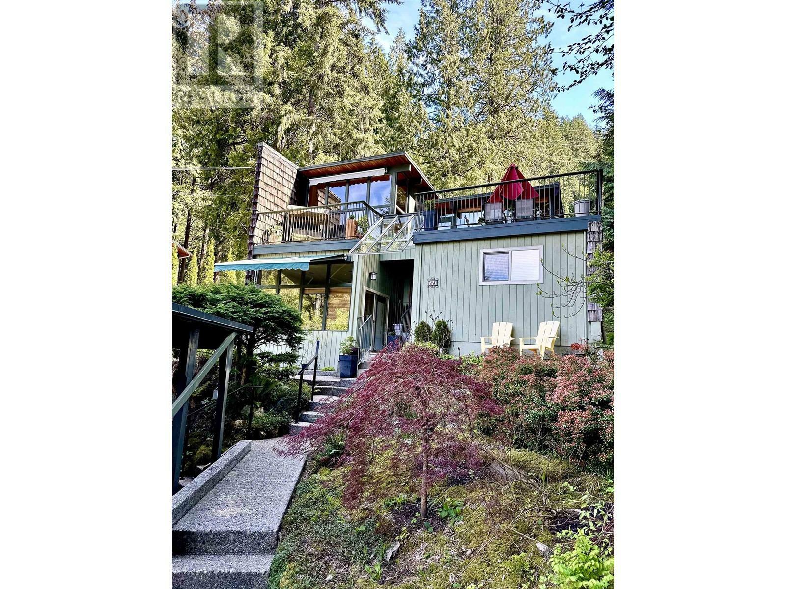 Property Photo: 550 Ventura Crescent BC V7N 3G9