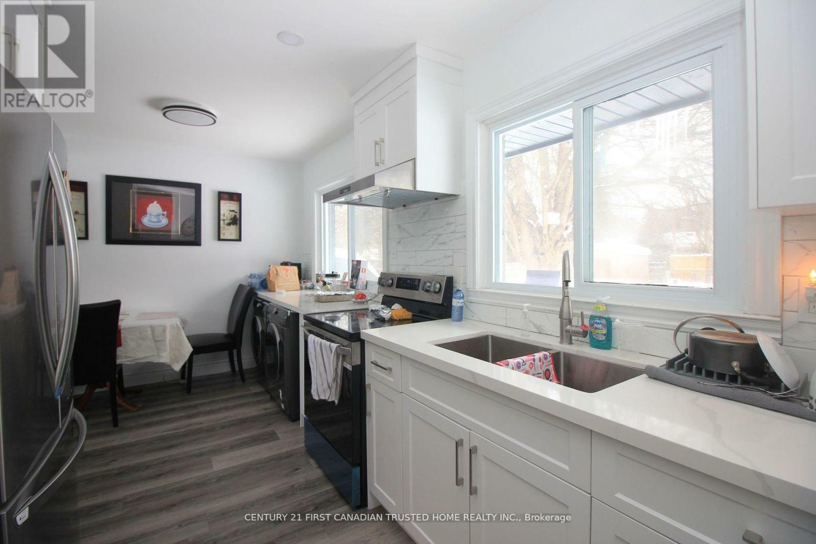 Property Photo: 874 Oxford Street Upper ON N6H 1V3