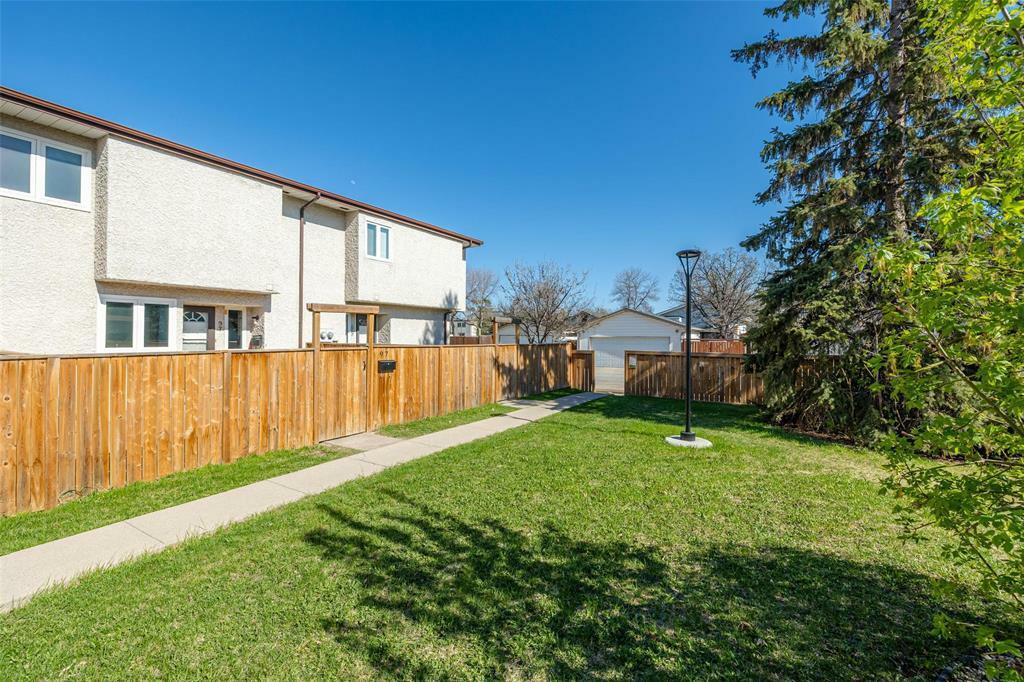 97 Ulster Street  Winnipeg MB R3T 4J8 photo