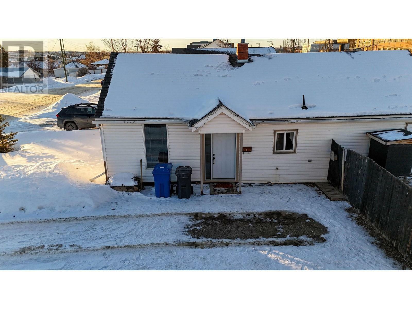 Photo de la propriété: 9624 99 Avenue BC V1J 1T8