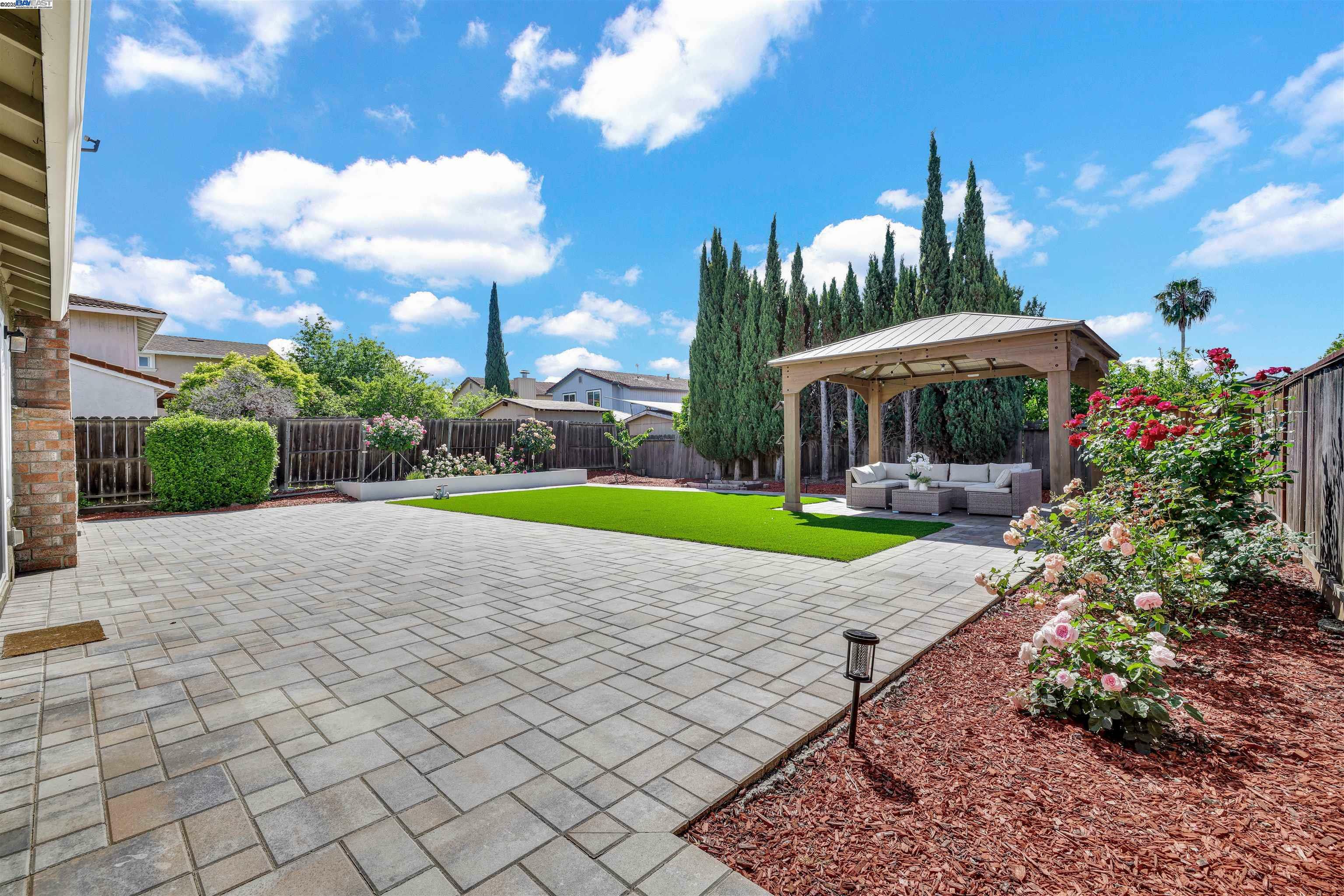 Property Photo: 225 Kansas Way CA 94539
