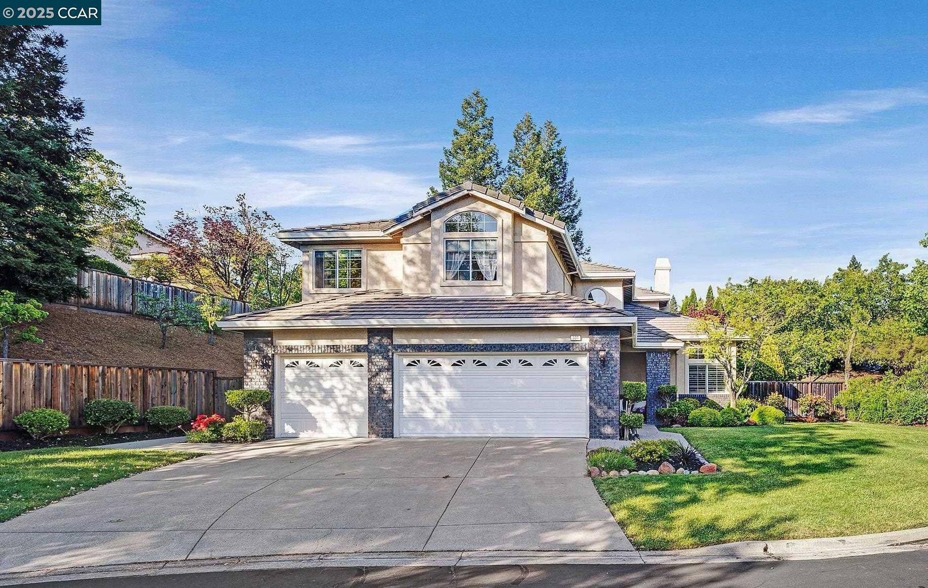Property Photo: 100 Bedford Ct CA 94506