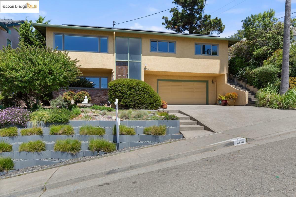 Property Photo:  11718 Cranford Way  CA 94605 