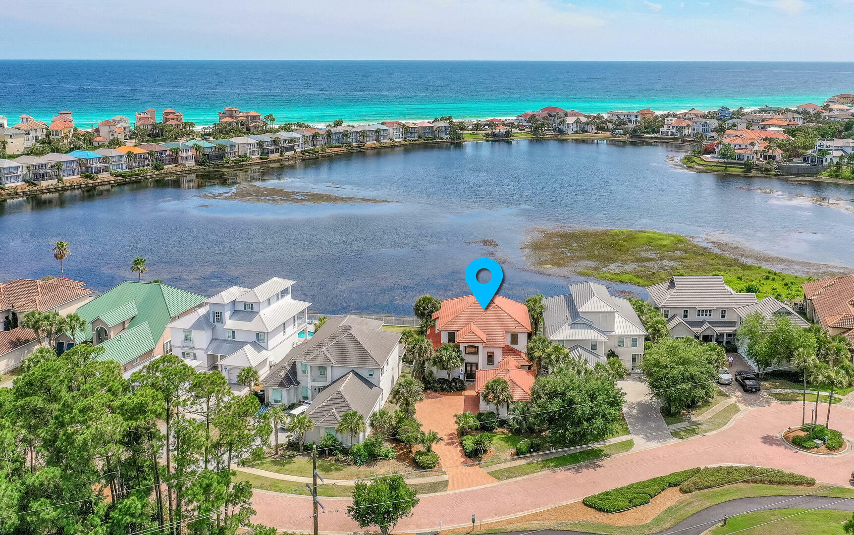 Property Photo: 4720 Rendezvous Cove FL 32541