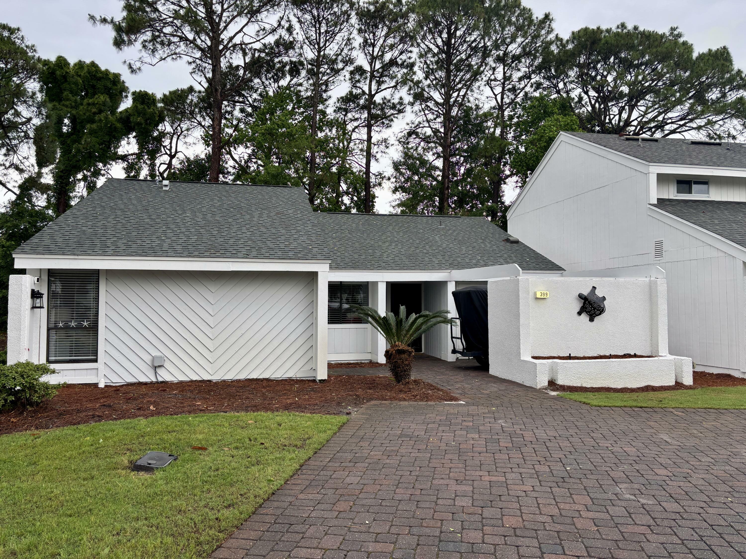 Property Photo: 399 Linkside Drive FL 32550