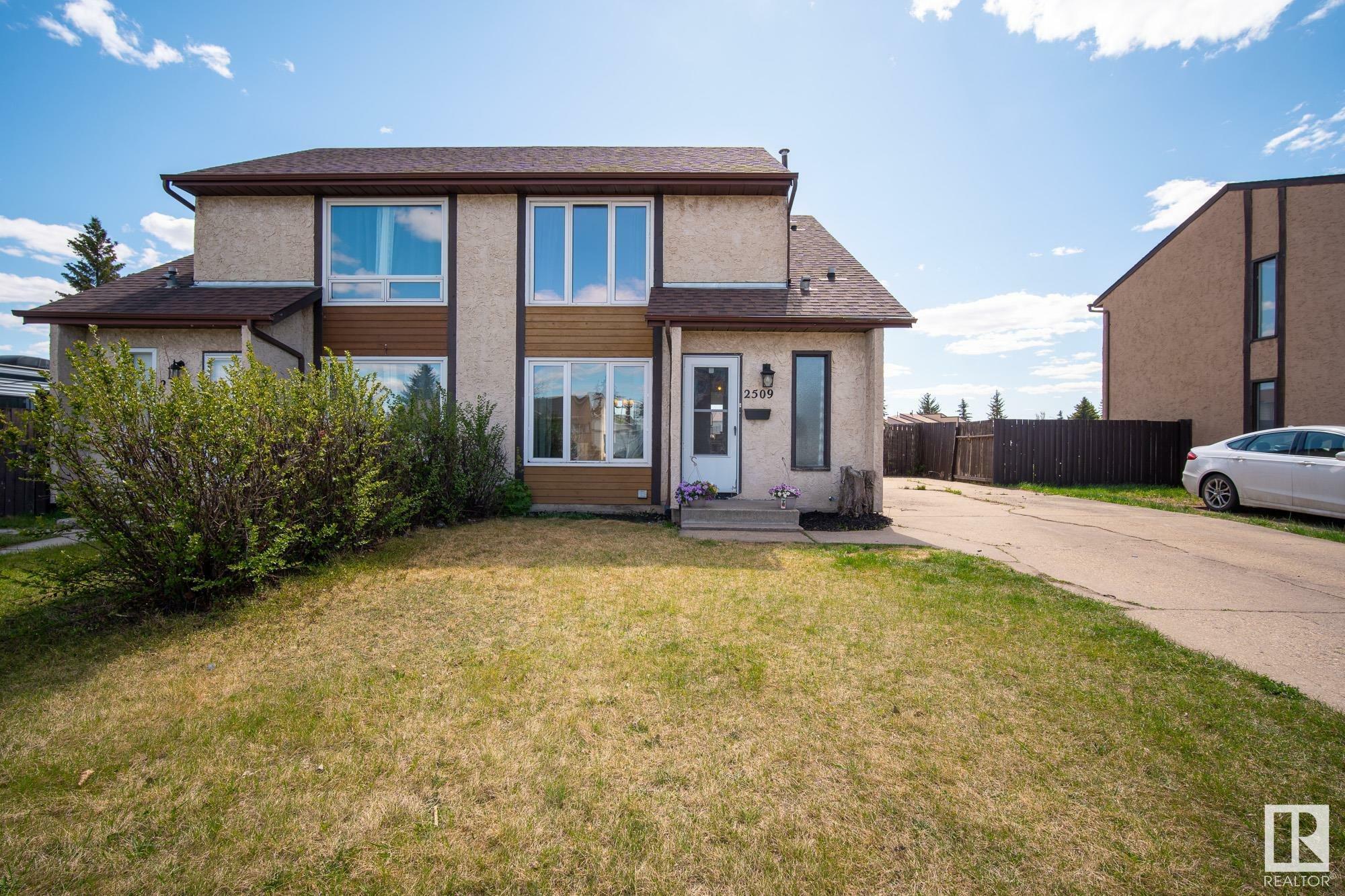 2509 149 Avenue NW  Edmonton AB T5Y 2G5 photo