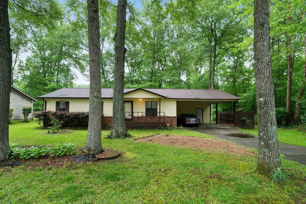 Property Photo: 10 Echles Drive NE GA 30161