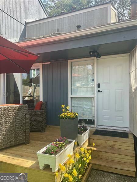 Property Photo: 1044 Mariners Court GA 30083