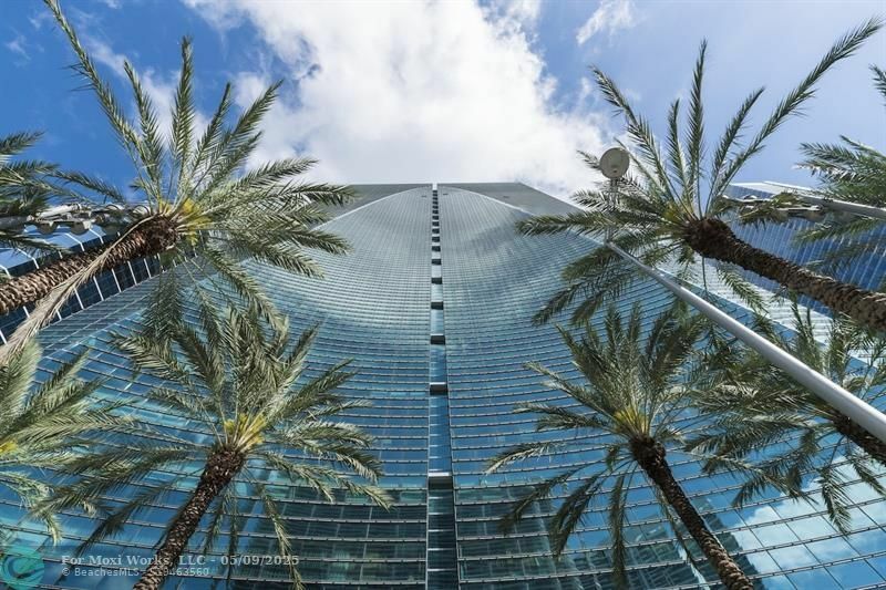 1395 Brickell Ave 2914  Miami FL 33131 photo