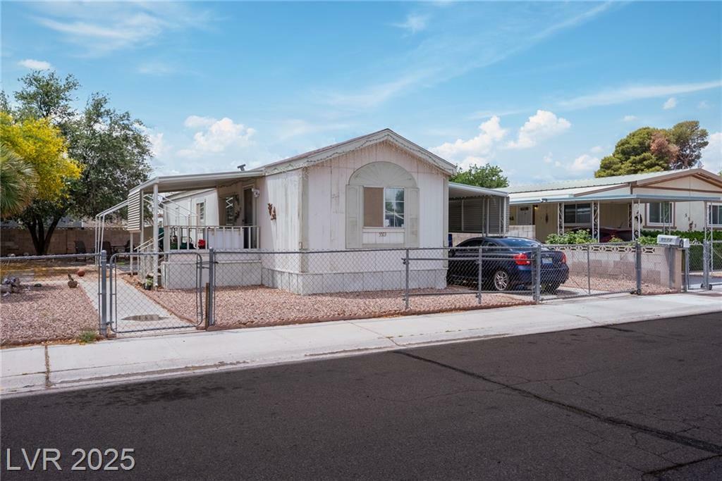 Property Photo: 5573 Tahoe Drive NV 89142