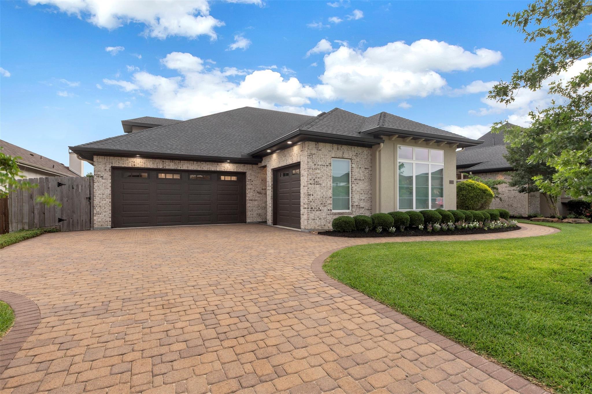 Property Photo: 23306 Vista De Tres Lagos Drive TX 77389