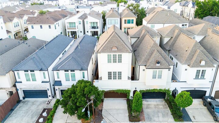 5626 Petty Street  Houston TX 77007 photo