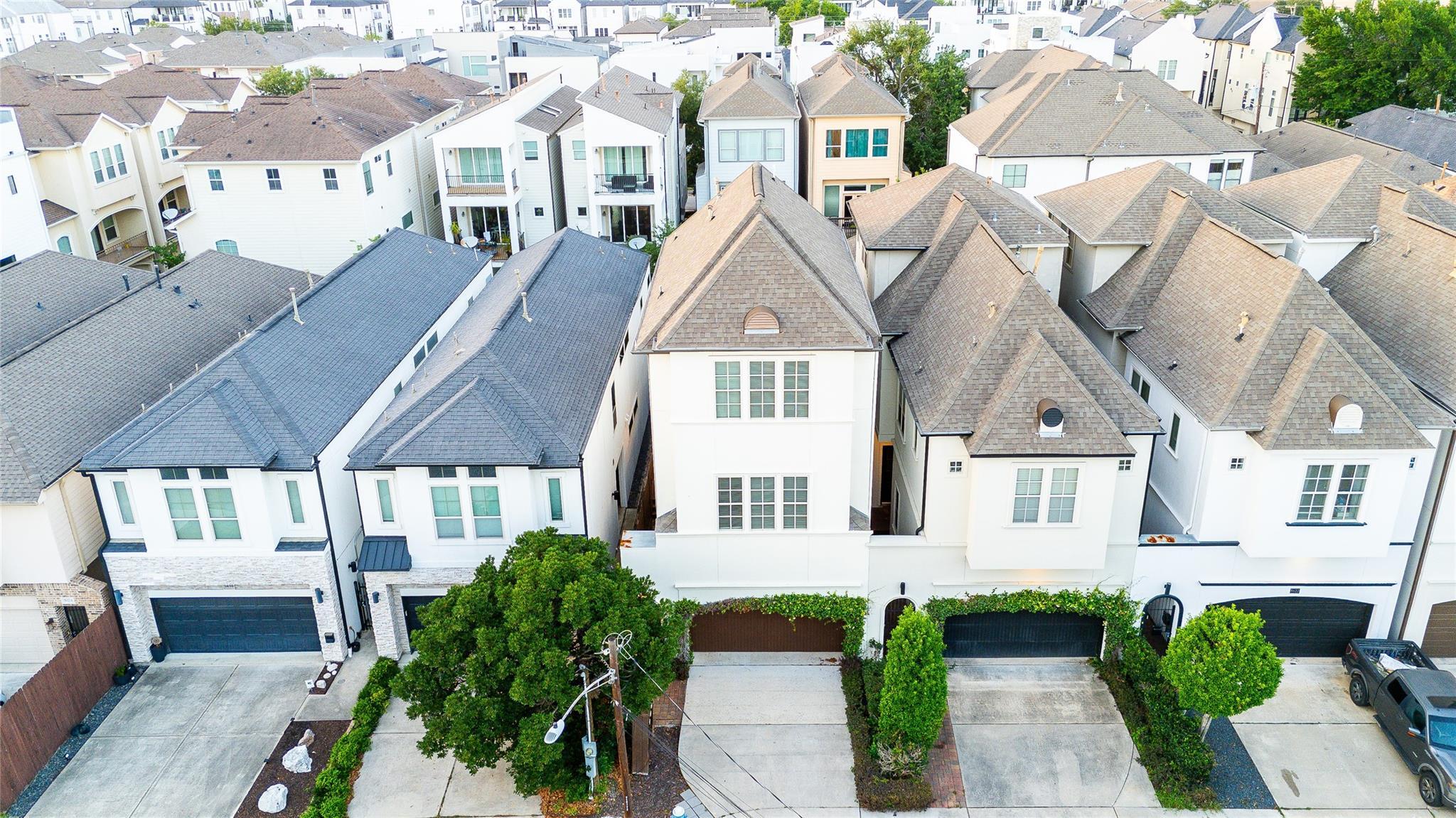 Property Photo:  5626 Petty Street  TX 77007 
