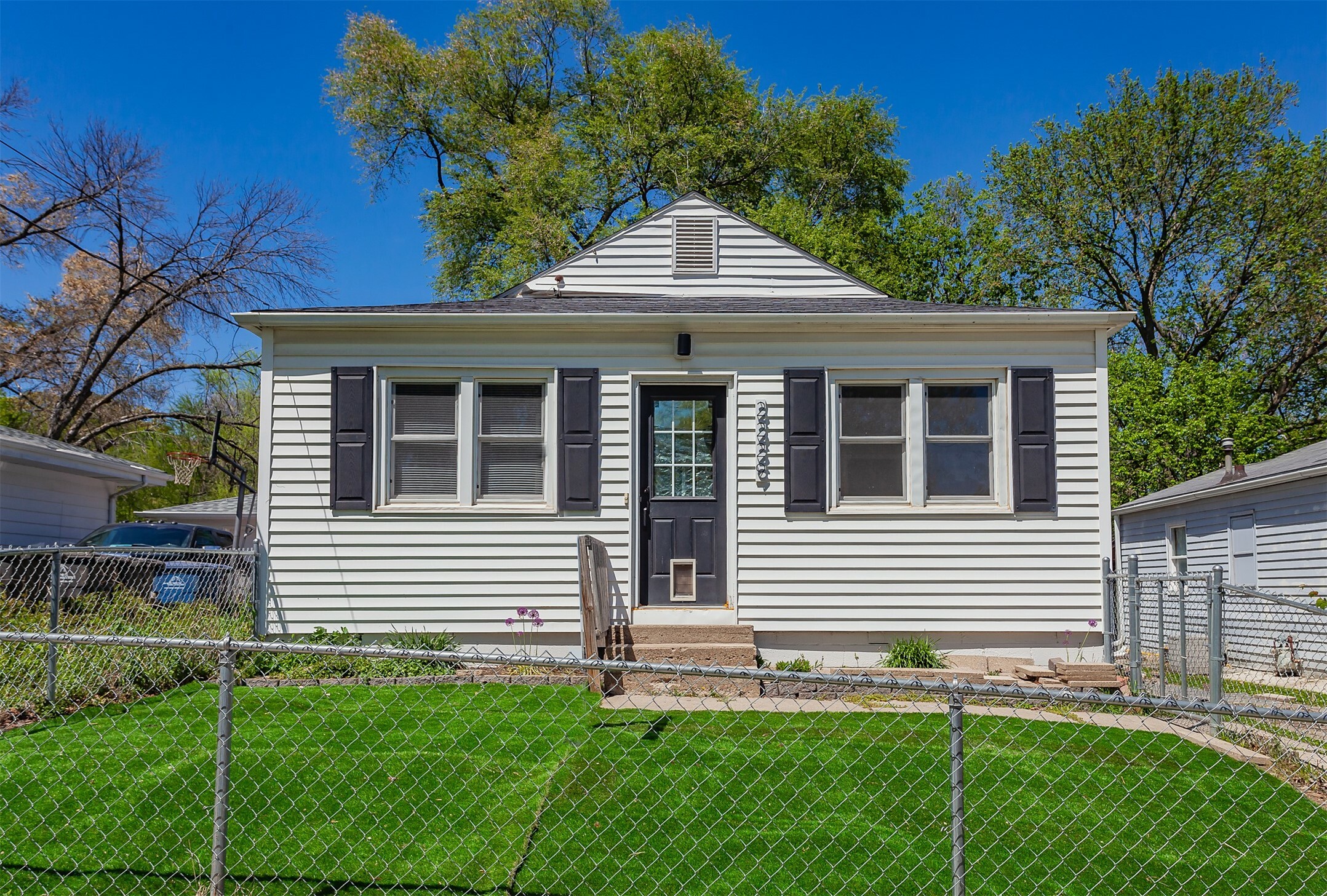 Property Photo: 2229 Bennett Avenue IA 50310