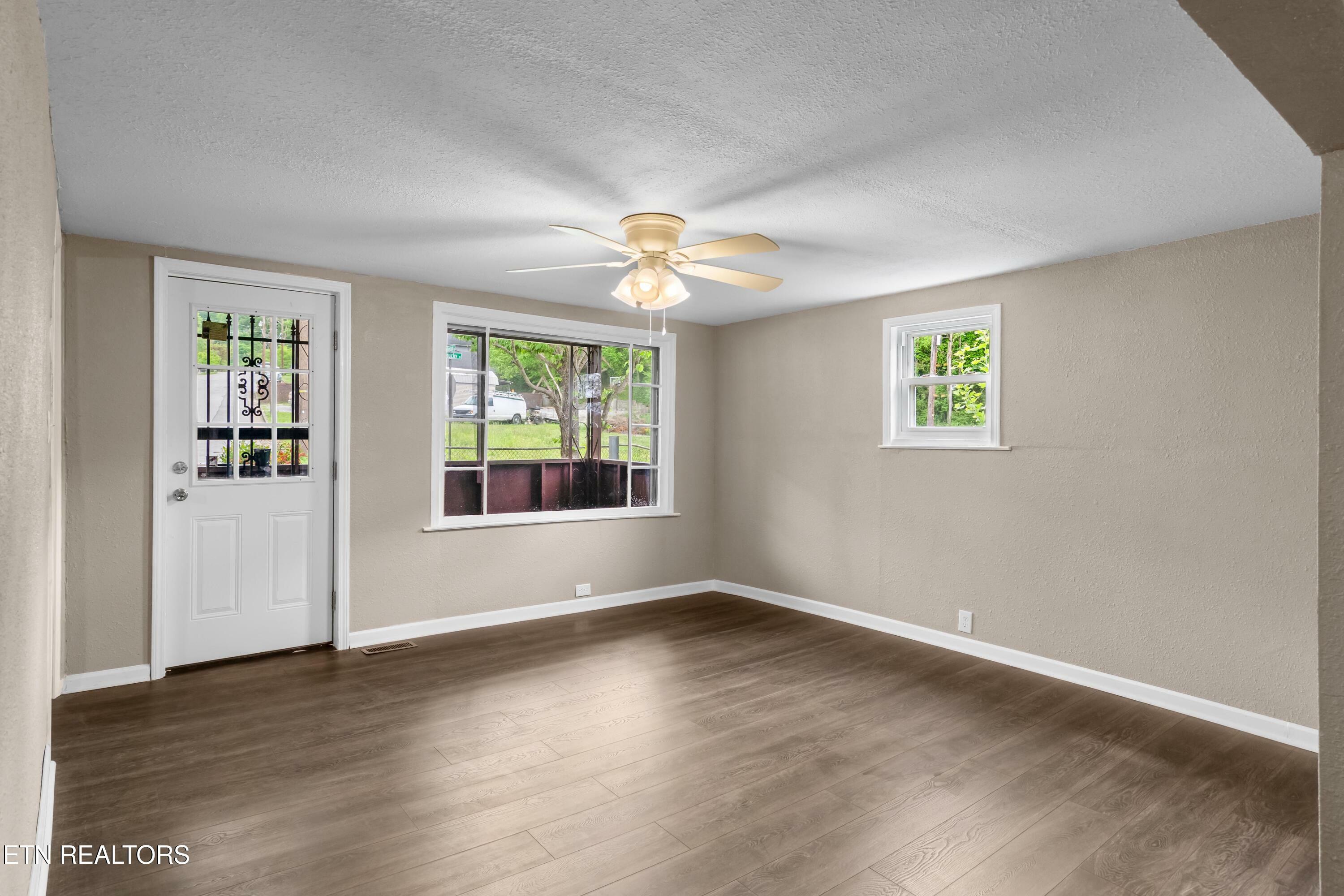 Property Photo: 319 Kentucky St TN 37762