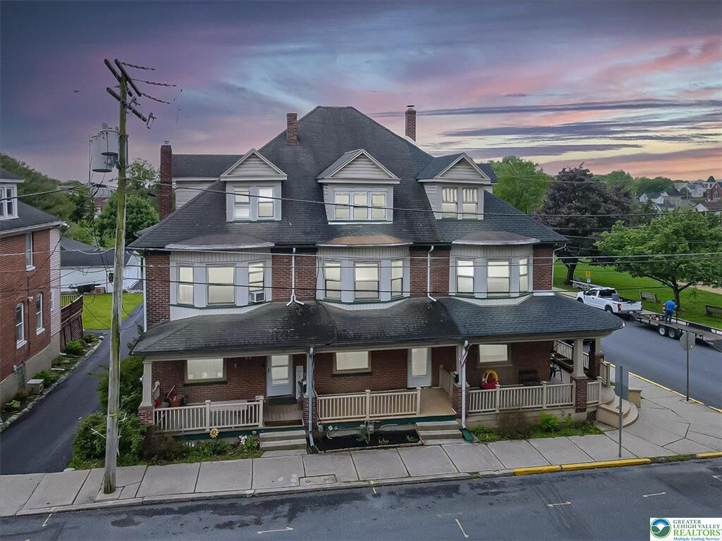 Property Photo:  23 W Center Street  PA 18064 