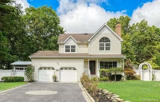 Property Photo:  85 Mowbray Street  NY 11772 