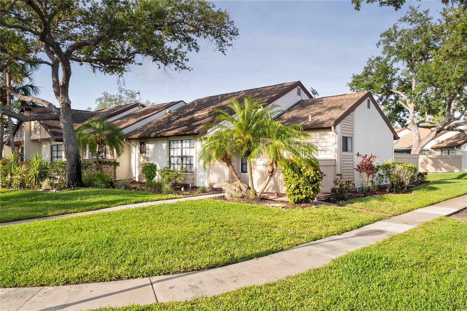 Property Photo: 5301 Linksman Place FL 34287