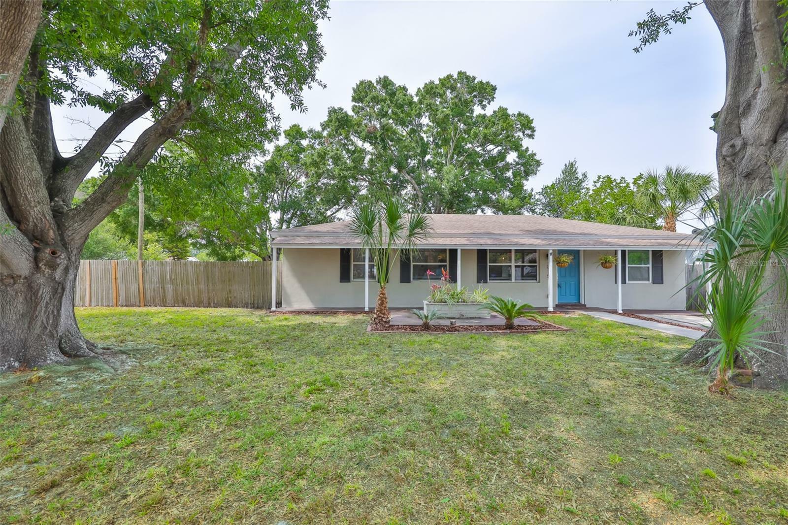 Property Photo: 3915 W Leila Avenue FL 33616