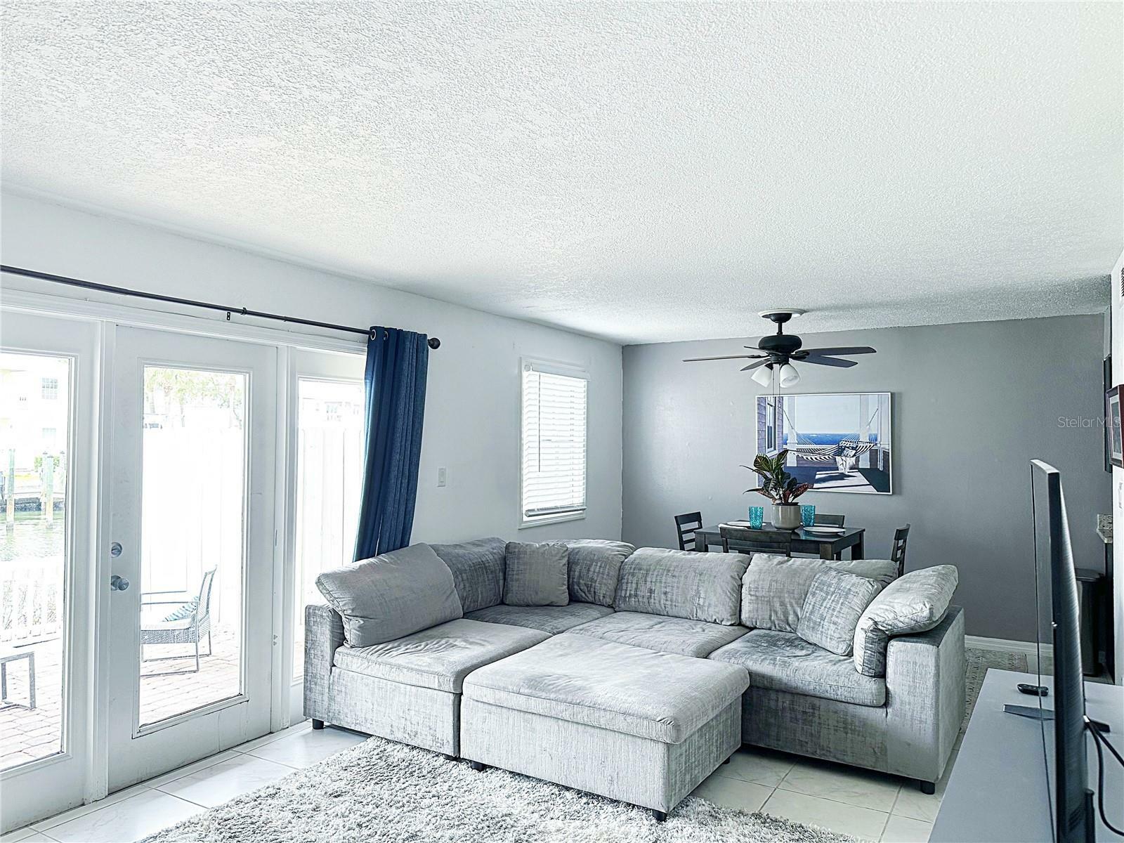 Property Photo: 5225 Coquina Key Drive SE B FL 33705