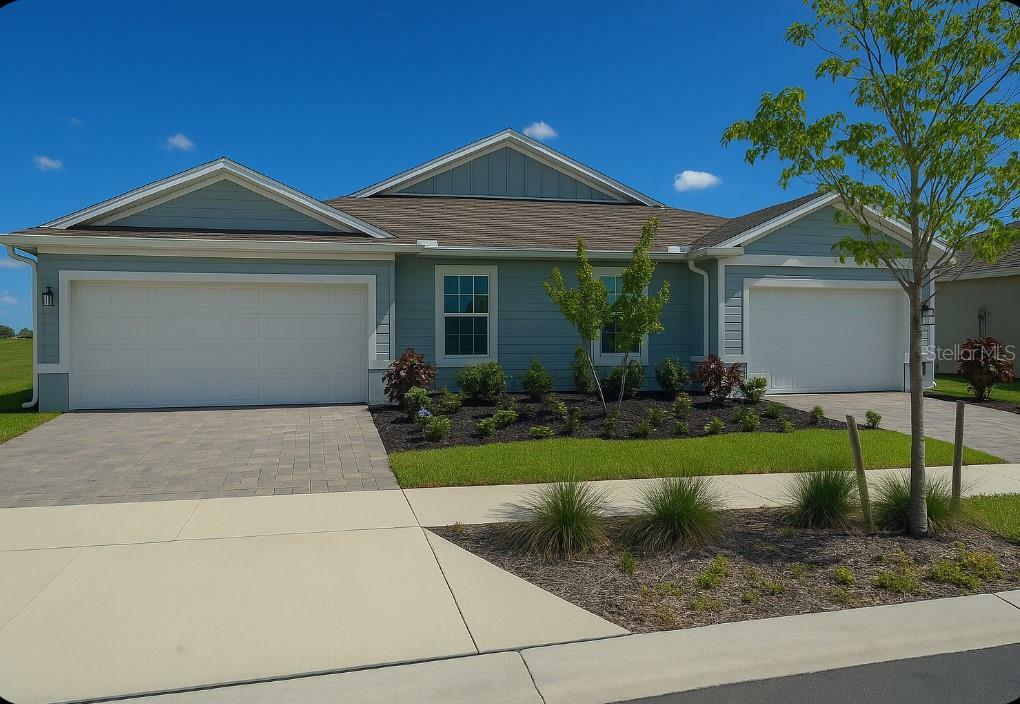 Property Photo: 16909 Caracara Place FL 33982