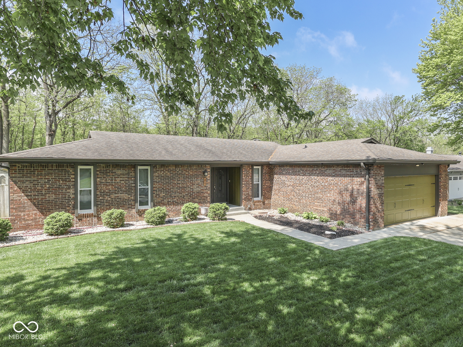 Property Photo: 748 Woodcreek Court IN 46142