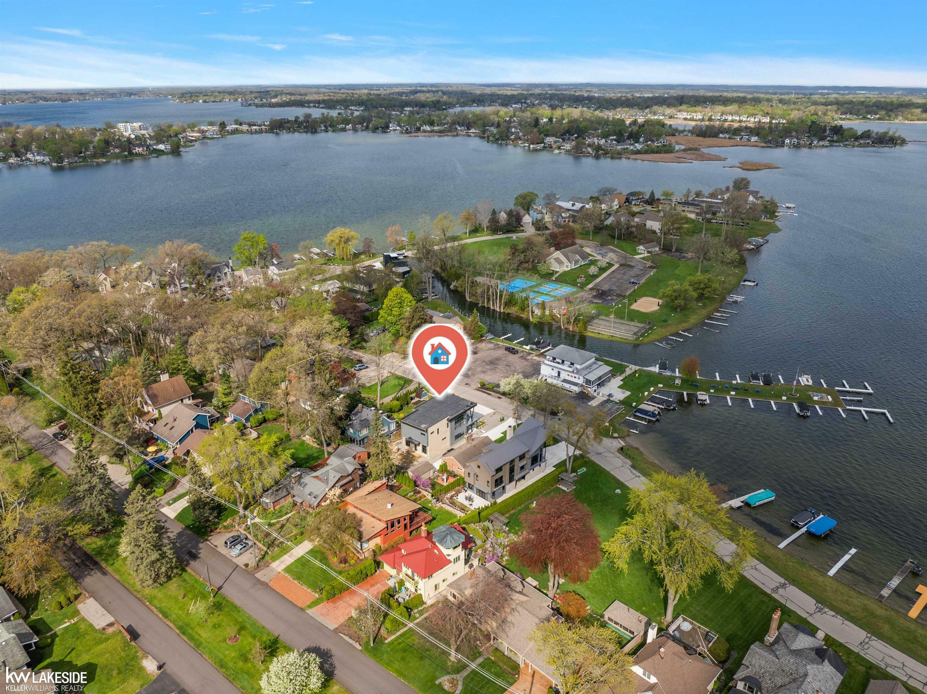 Property Photo: 2331 Ferndale Avenue MI 48320