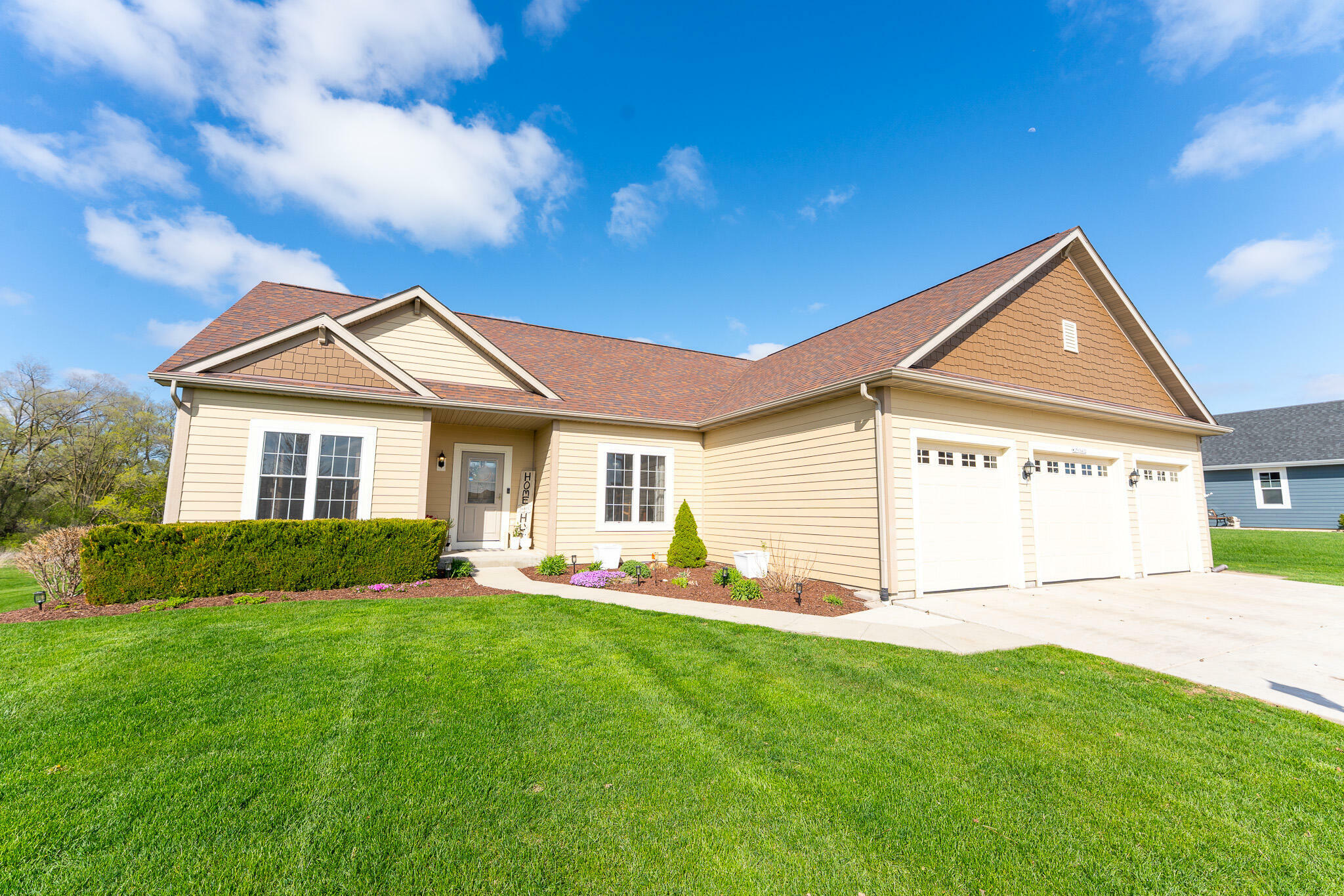 W276n402 Arrowhead Trl  Pewaukee WI 53188 photo