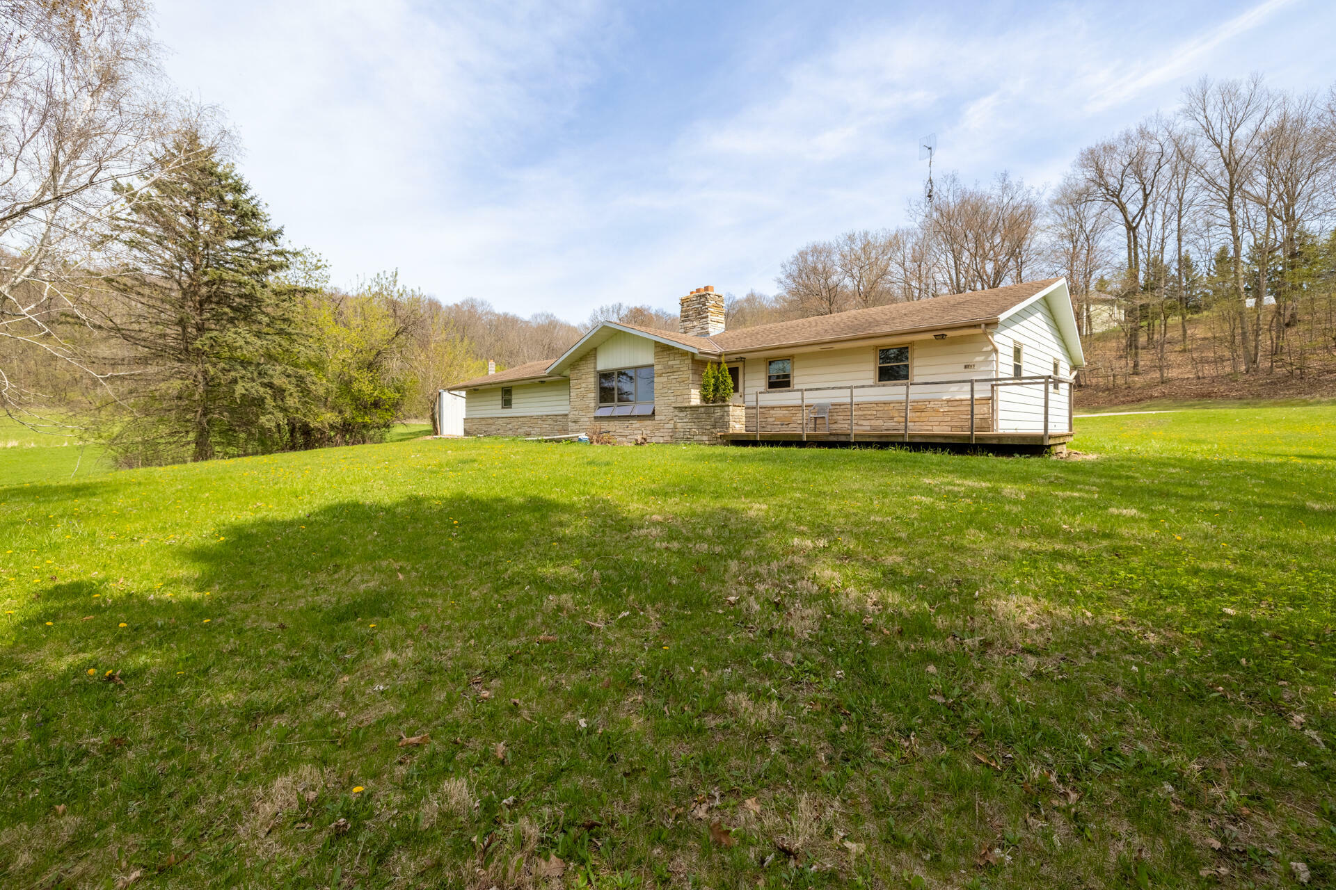 Property Photo: 1190 Shamrock Ct WI 53027