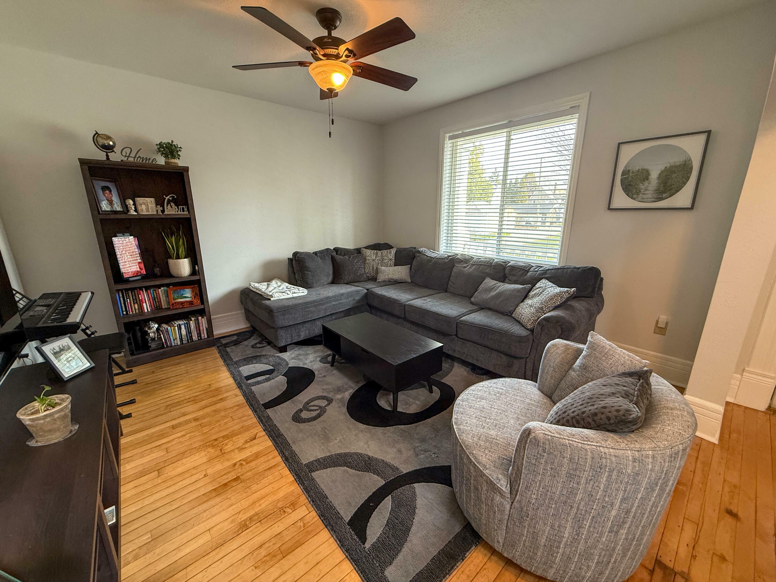 Property Photo: 1010 Oak St WI 53172