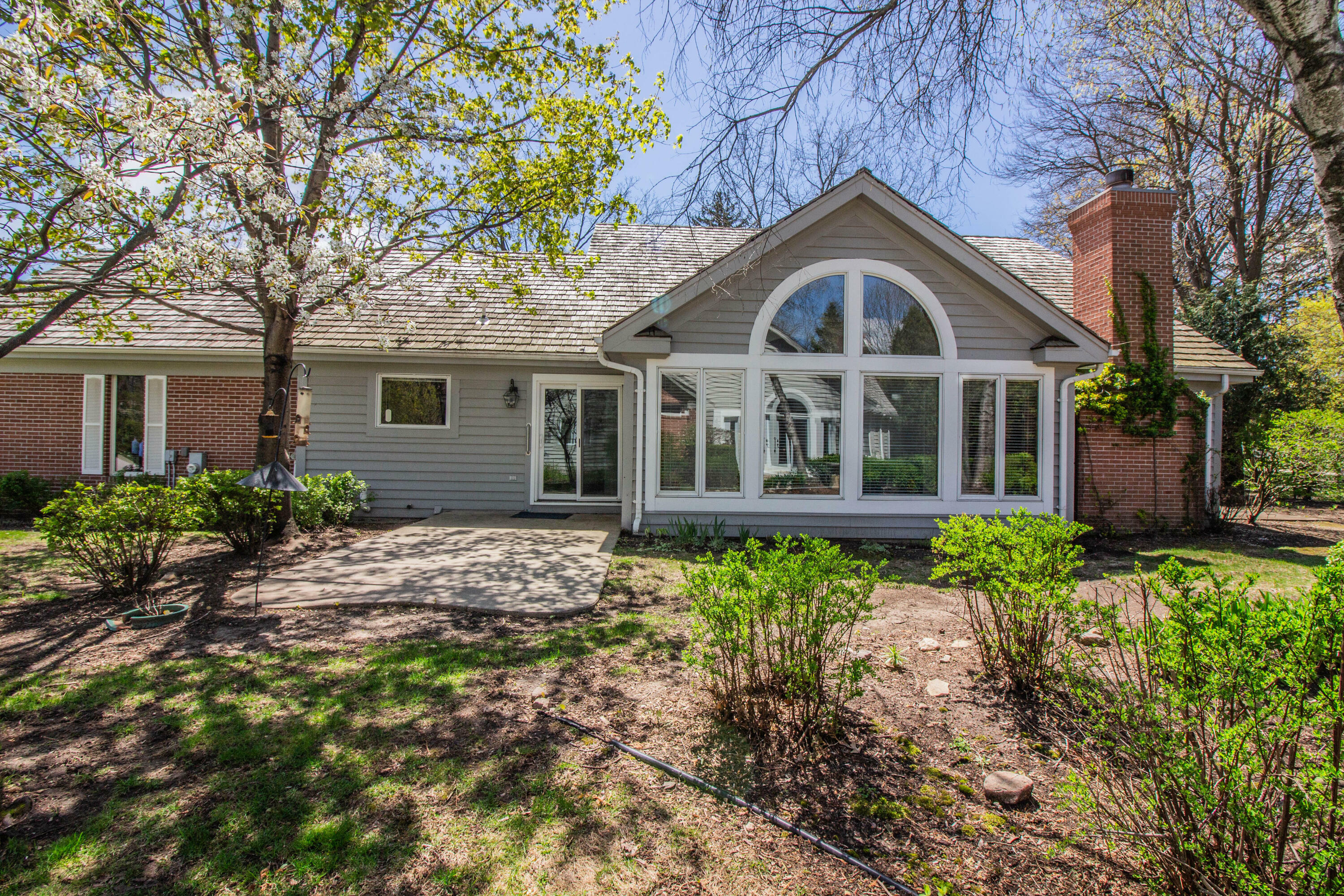 Property Photo: 2415 Walnut Grove Ct B WI 53005