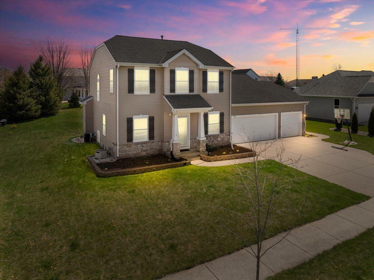 Property Photo: 412 Aspen St WI 53004