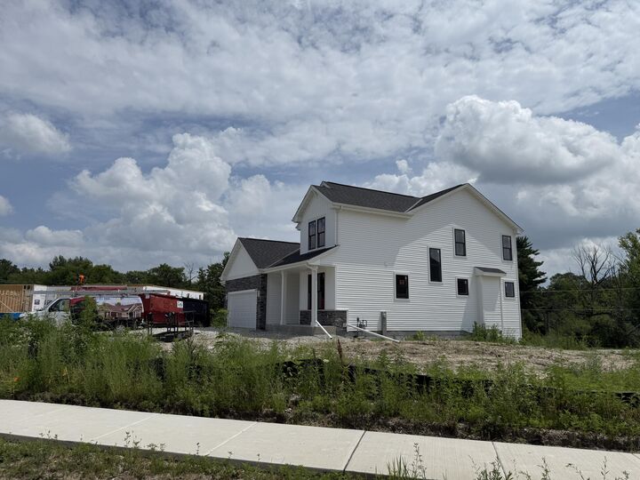 Property Photo: 9546 S Bergamont Dr WI 53132