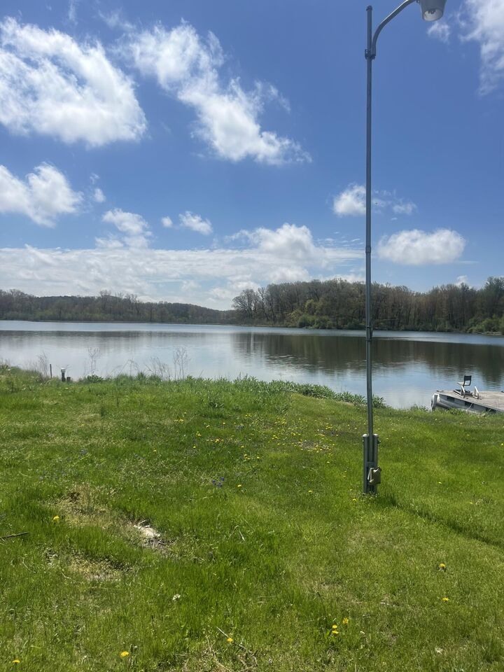 9879 Cobb Court  Jonesville MI 49250 photo