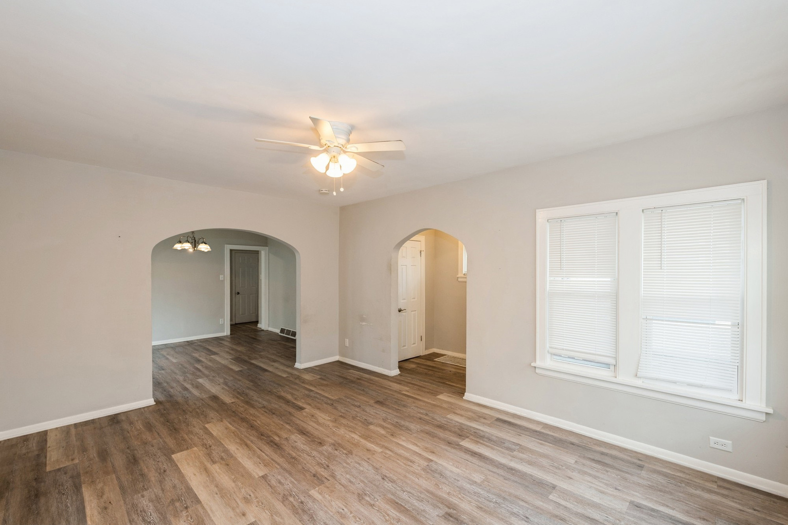 Property Photo: 1926 S 21st Avenue IL 60153