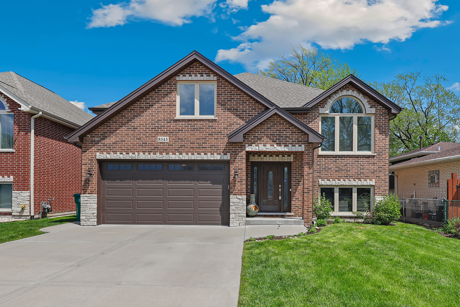 Property Photo: 8545 Parkside Avenue IL 60459