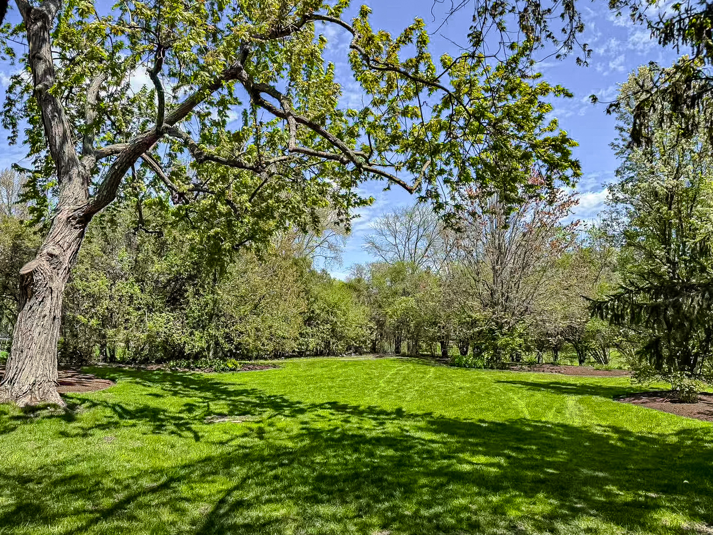 Property Photo: 43 Canterbury Road IL 60069
