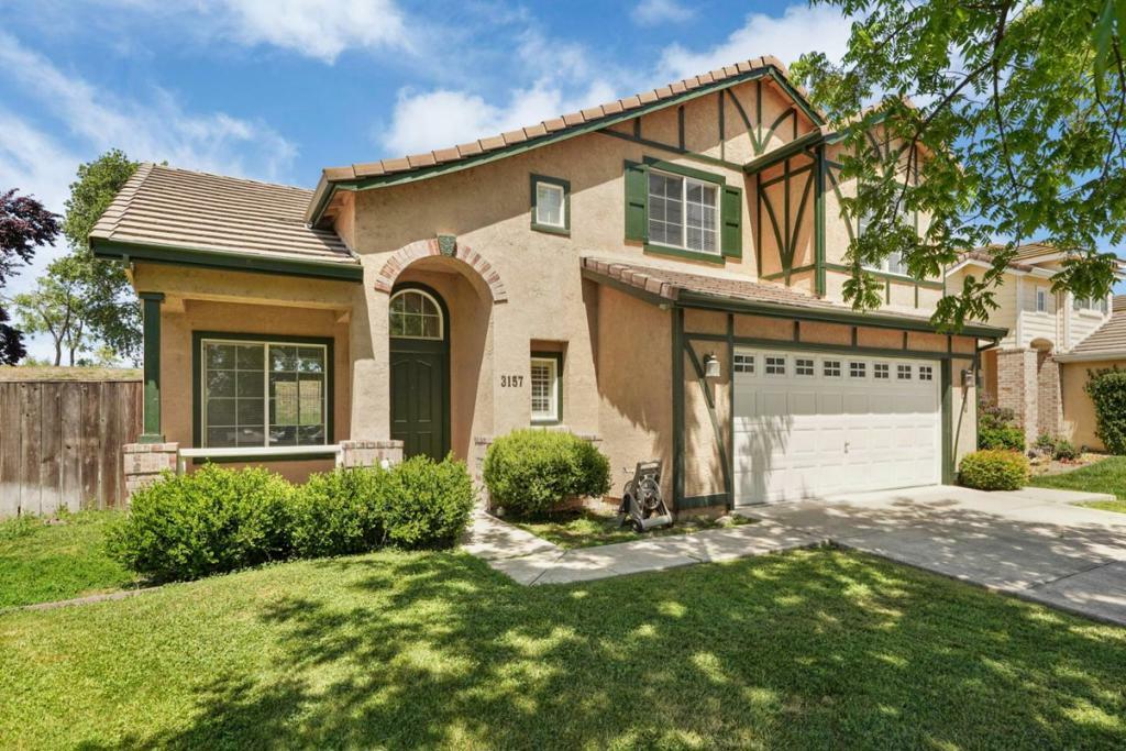 Property Photo: 3157 Autumn Chase Circle CA 95219